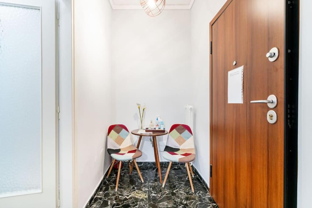 Downtown Cute Apt In The Heart Of Plaka Athens Ngoại thất bức ảnh